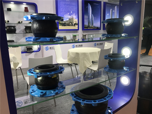 武漢一公司采購風機進風口帶導流筒橡膠膨脹節(橡膠接頭)